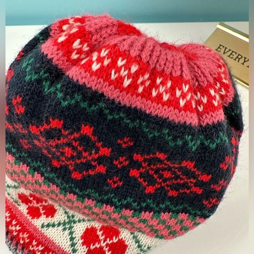 Muk LUKS Norwegian inspired girls hat, excellent condition